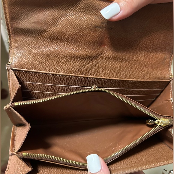 Vintage Louis Vuitton Monogram Etoile Sarah Wallet - Picture 11 of 11